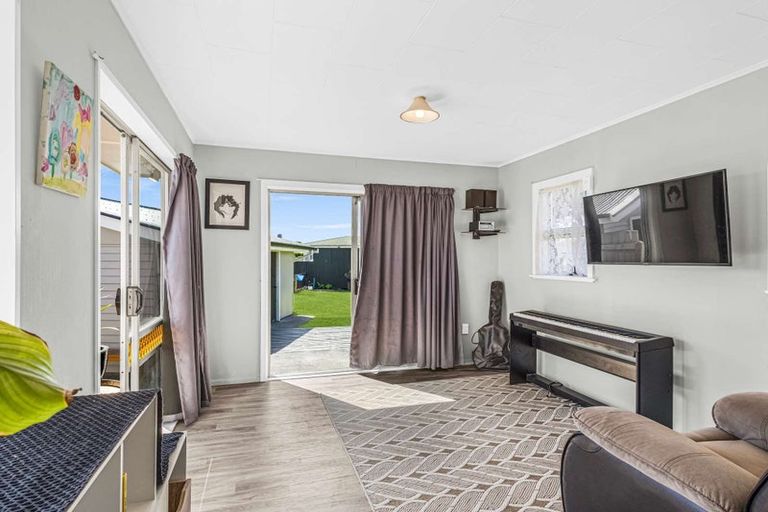 Photo of property in 12 Hitchings Avenue, Onekawa, Napier, 4110