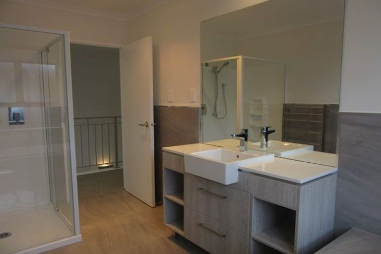 Photo of property in 13 Mauku Lane, Greenhithe, Auckland, 0632