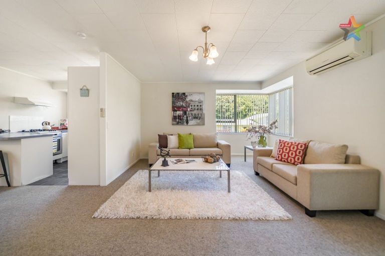 Photo of property in 13 Barberry Grove, Maungaraki, Lower Hutt, 5010