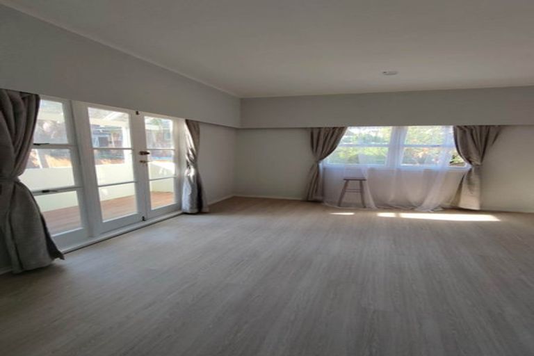 Photo of property in 1/22 Northumberland Avenue, Belmont, Auckland, 0622