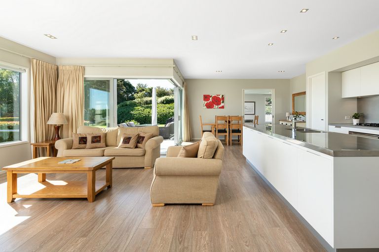 Photo of property in 6 Orakei Place, Welcome Bay, Tauranga, 3112