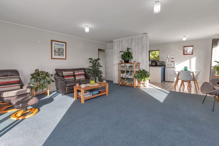 Photo of property in 19 Marsden Point Road, Ruakaka, 0116