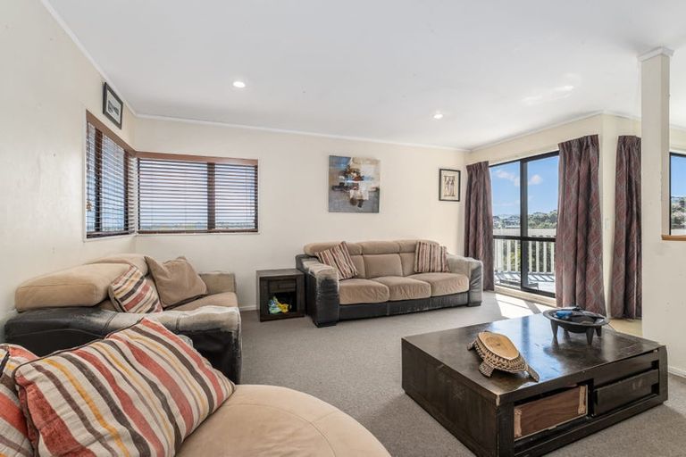 Photo of property in 2 Cromarty Place, Papakowhai, Porirua, 5024
