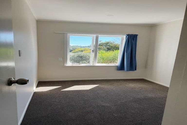 Photo of property in 3 Trinidad Road, Sunnynook, Auckland, 0620