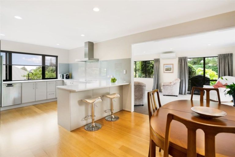 Photo of property in 16 The Close, Greenhithe, Auckland, 0632