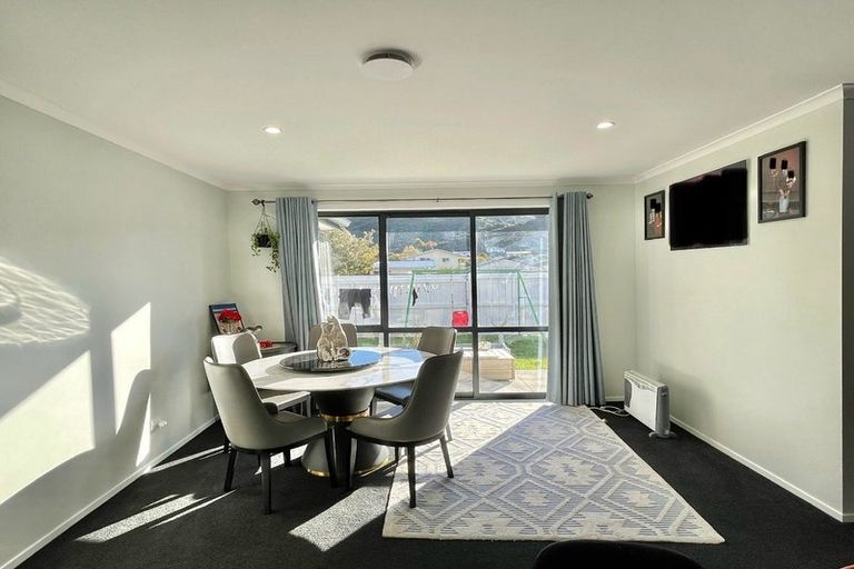 Photo of property in 34 Te Ara O Toroa, Wainuiomata, Lower Hutt, 5014