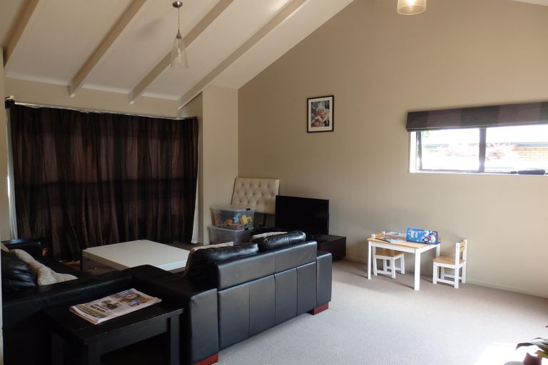 Photo of property in 100 Shakespeare Street, Leamington, Cambridge, 3432