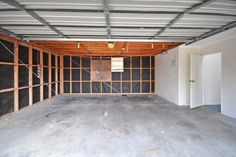 Photo of property in 9 Breenagh Place, Massey, Auckland, 0614