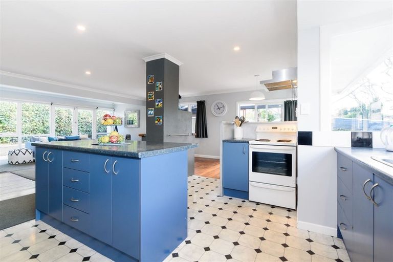 Photo of property in 130 Triangle Road, Massey, Auckland, 0614