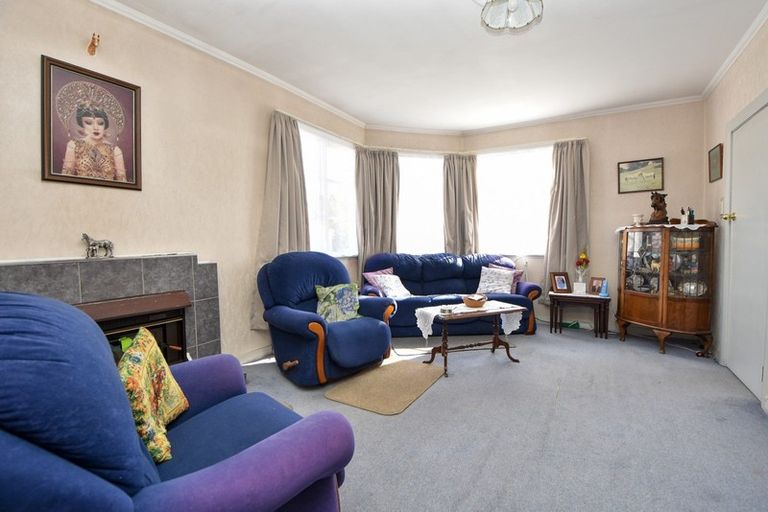 Photo of property in 16 Richmond Road, Carterton, 5713