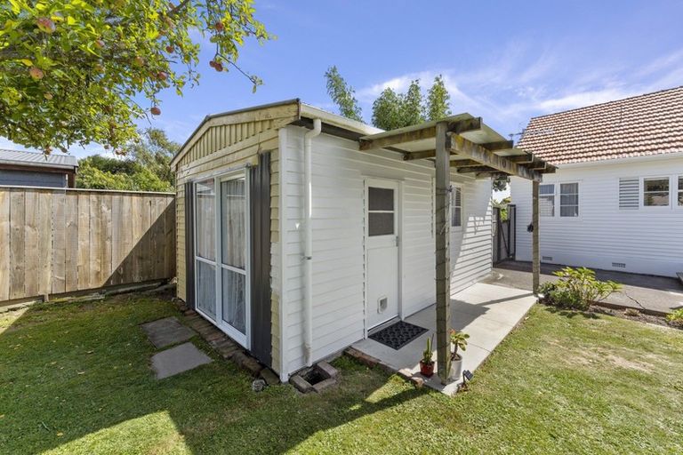 Photo of property in 214 College Street, West End, Palmerston North, 4412