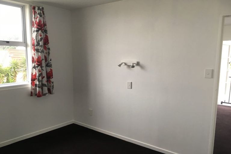 Photo of property in 6/127 Queens Drive, Lyall Bay, Wellington, 6022