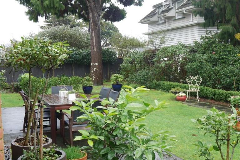 Photo of property in 32 Saint Columbans Grove, Boulcott, Lower Hutt, 5010