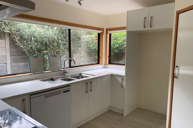 Photo of property in 2/8 Jutland Road, Hauraki, Auckland, 0622