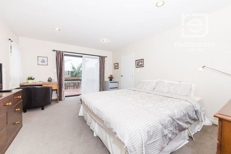 Photo of property in 59 South Kensington Way, Henderson, Auckland, 0612