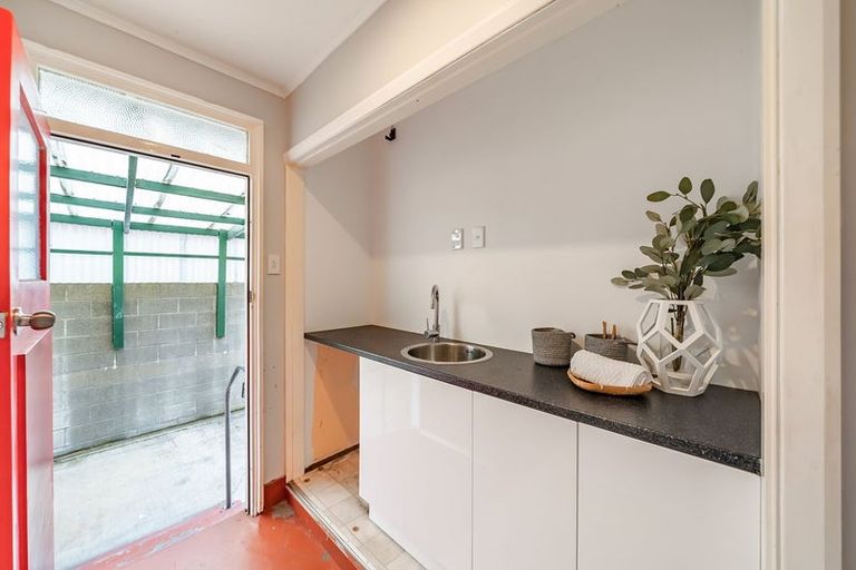 Photo of property in 18 Atiawa Crescent, Waiwhetu, Lower Hutt, 5010