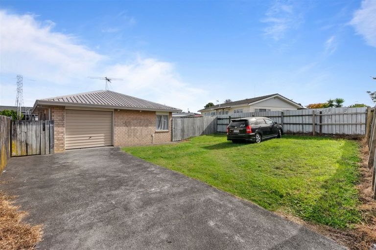 Photo of property in 127 Shifnal Drive, Randwick Park, Auckland, 2105