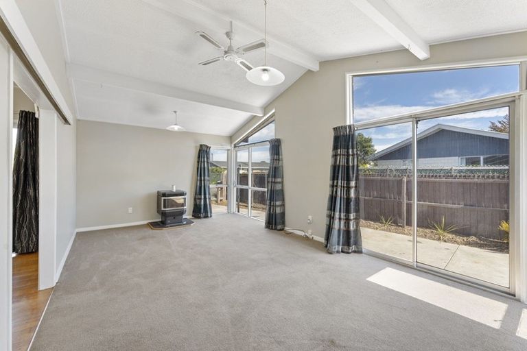 Photo of property in 40 Orrick Crescent, Avondale, Christchurch, 8061