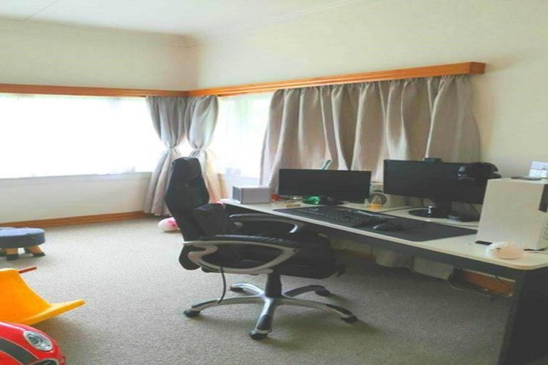 Photo of property in 135 Astley Avenue, New Lynn, Auckland, 0600