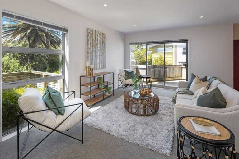 Photo of property in 8/61 Black Rock Road, Newlands, Wellington, 6037