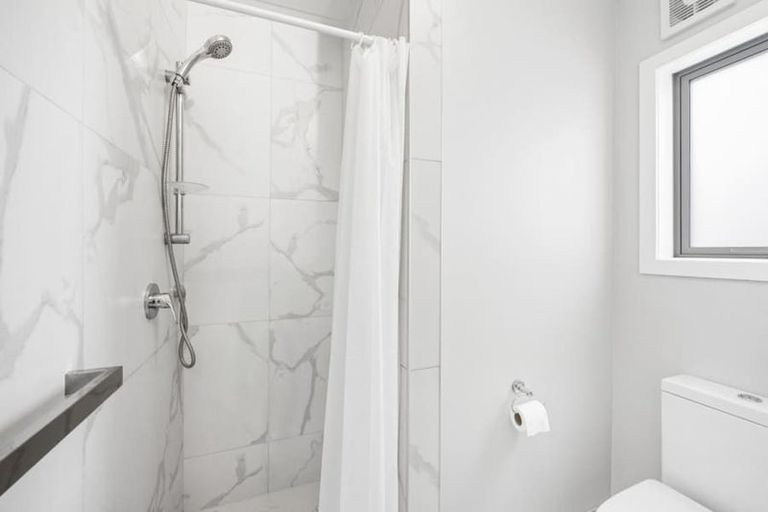 Photo of property in 7a Litchfield Place, Clarks Beach, 2122