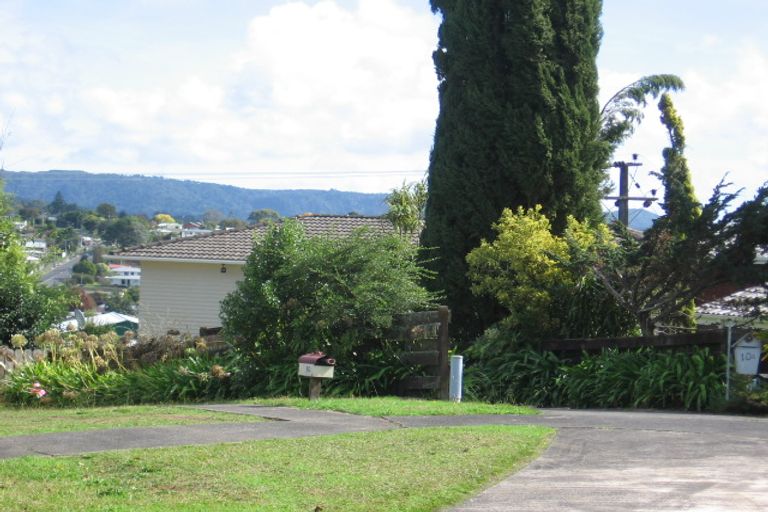 Photo of property in 10a Sunnylaw Place, Glen Eden, Auckland, 0602