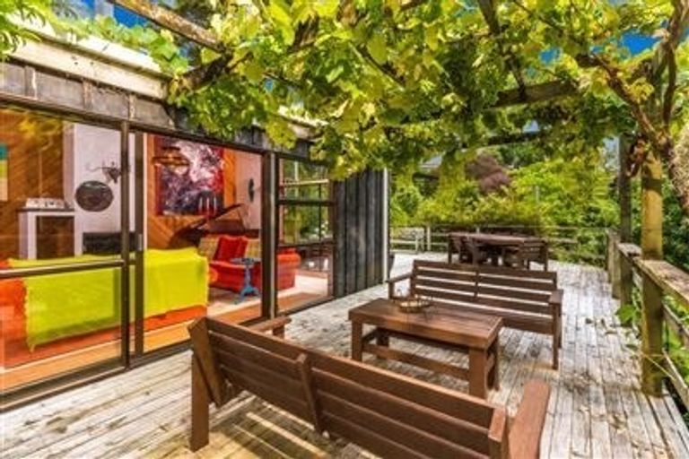 Photo of property in 43 Penzance Road, Mairangi Bay, Auckland, 0630