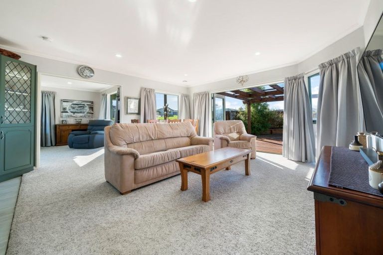 Photo of property in 101 Parnell Heights, Kelvin Grove, Palmerston North, 4414