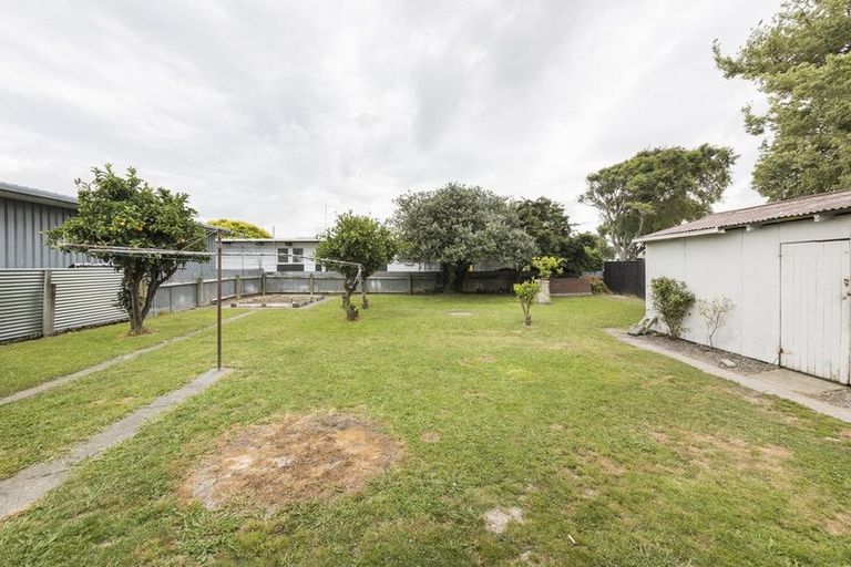 Photo of property in 17 Liverpool Street, Takaro, Palmerston North, 4412