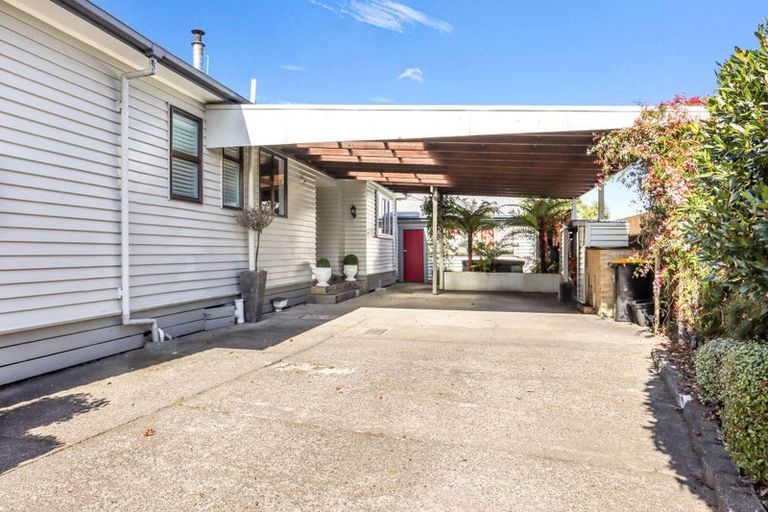 Photo of property in 22 Queen Street, Westport, 7825