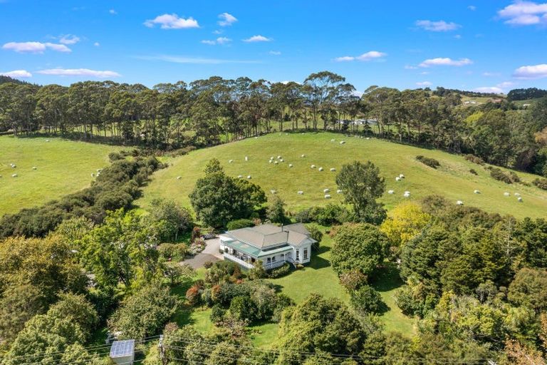 Photo of property in 20 Dye Access Road, Kaukapakapa, 0871