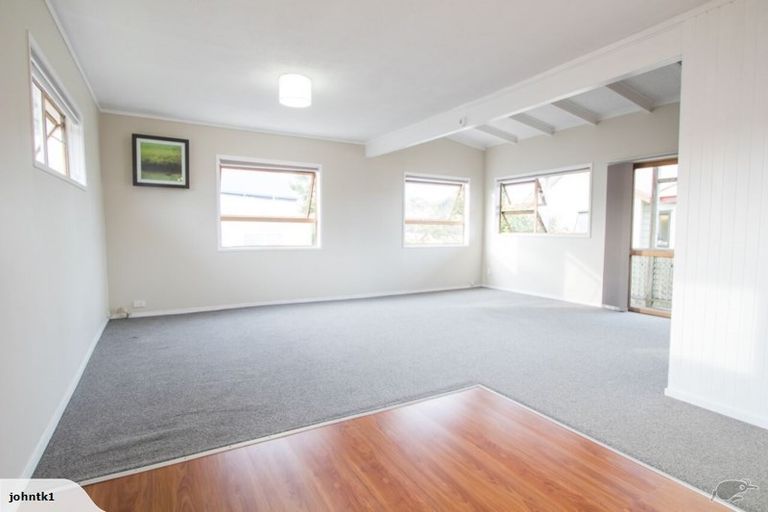 Photo of property in 13a Bay Street, Red Beach, 0932