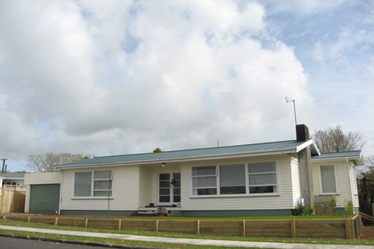 Photo of property in 18 Miro Street, Inglewood, 4330