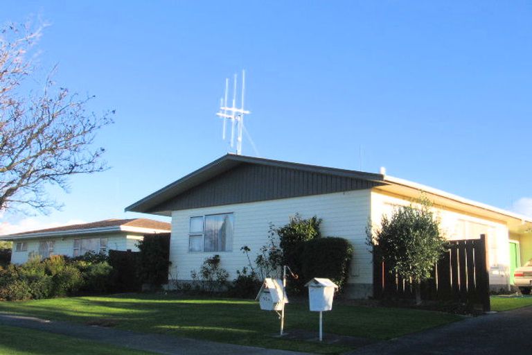 Photo of property in 10b Dunk Place, Milson, Palmerston North, 4414