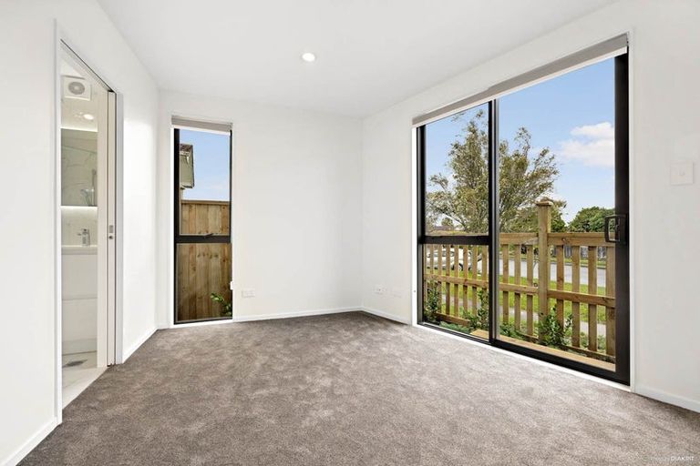 Photo of property in 24d Tomintoul Place, Highland Park, Auckland, 2010