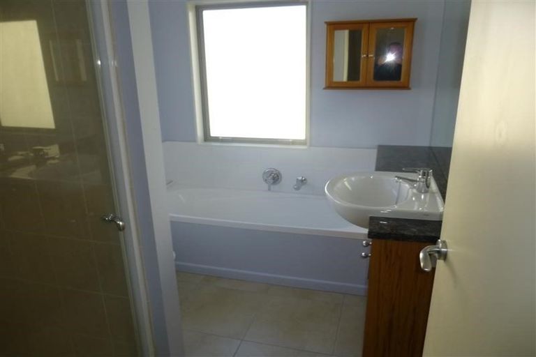 Photo of property in 17/15 Roxburgh Street, Mount Victoria, Wellington, 6011