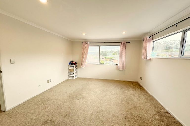 Photo of property in 35 South Kensington Way, Henderson, Auckland, 0612