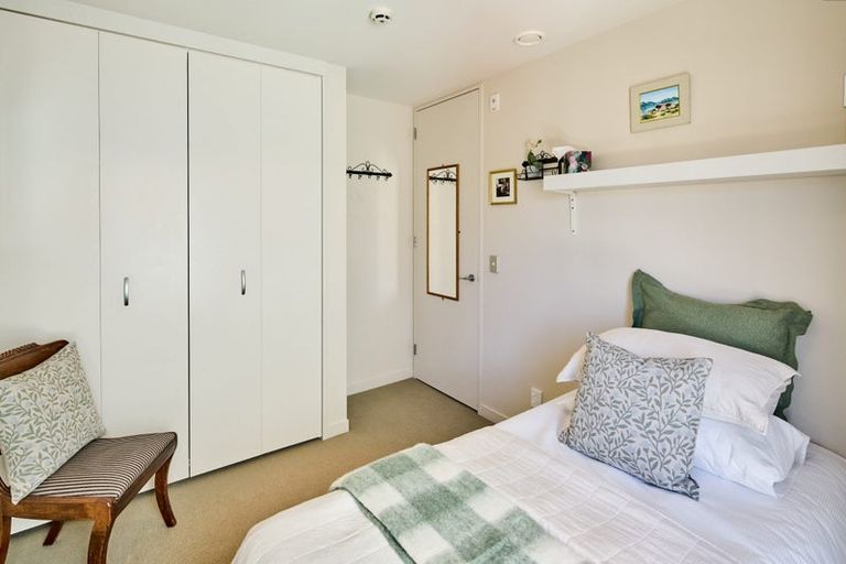 Photo of property in Portal Apartments, 7d/42 Cable Street, Te Aro, Wellington, 6011