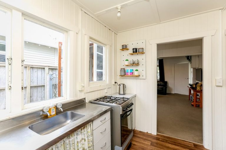 Photo of property in 94 Hine Street, New Plymouth, 4310