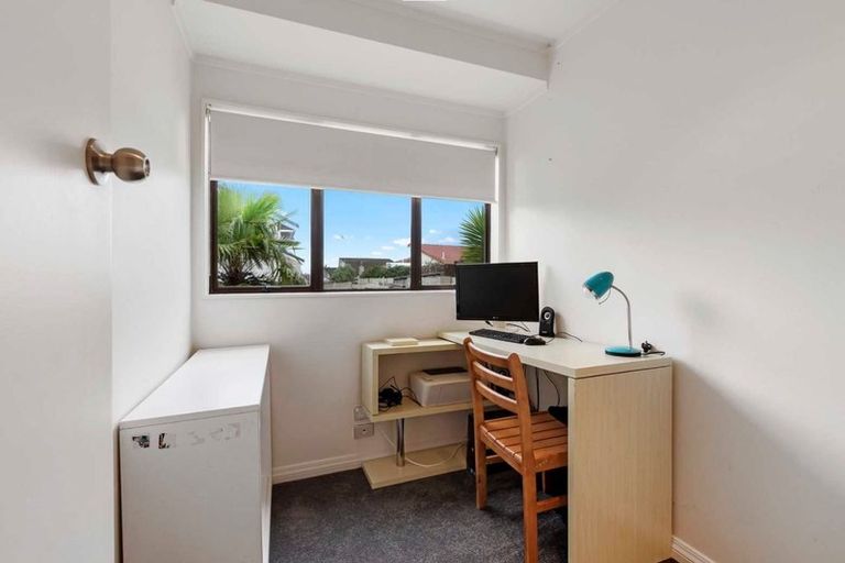 Photo of property in 29 Kennedy Avenue, Forrest Hill, Auckland, 0620