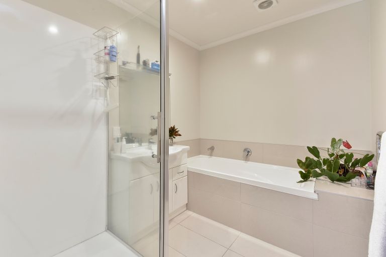 Photo of property in 2/11 Collie Street, Hillpark, Auckland, 2102