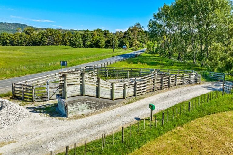 Photo of property in 3 Waiteitei Road, Wellsford, 0974