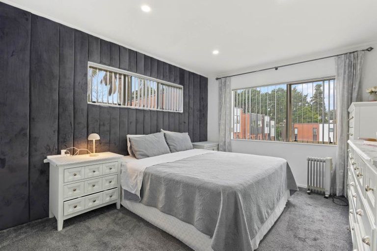 Photo of property in 70c Alfriston Road, Manurewa East, Auckland, 2102