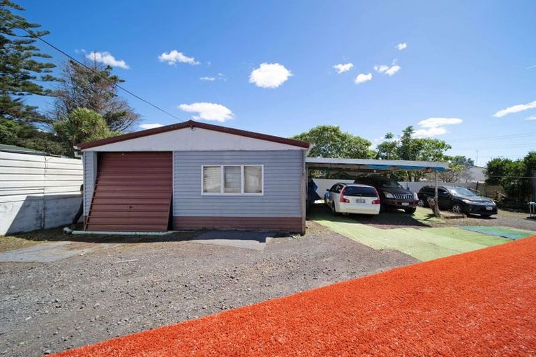 Photo of property in 15 Whitley Crescent, Otara, Auckland, 2023