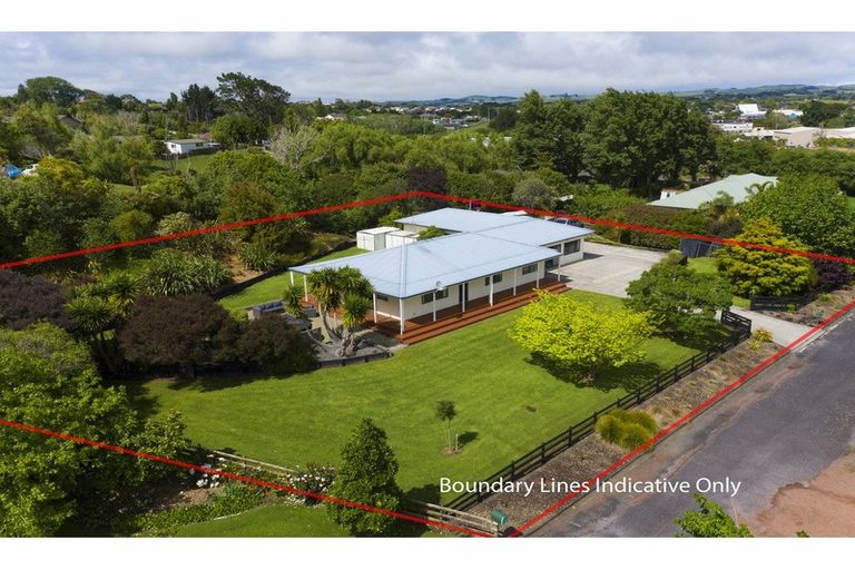 Photo of property in 5f Brights Road, Waiuku, 2123