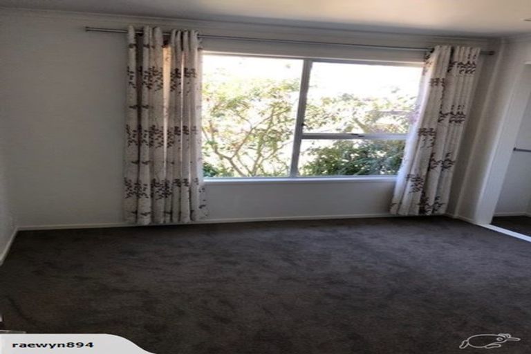 Photo of property in 3/1 Cockayne Crescent, Sunnynook, Auckland, 0620