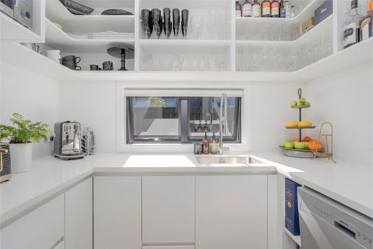 Photo of property in 9 Awatea Drive, Whitianga, 3510