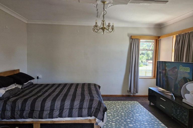 Photo of property in 10 Raniera Street, Glen Avon, New Plymouth, 4312