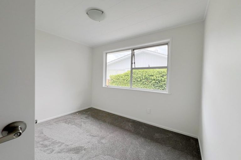 Photo of property in 129 Sunnynook Road, Forrest Hill, Auckland, 0620