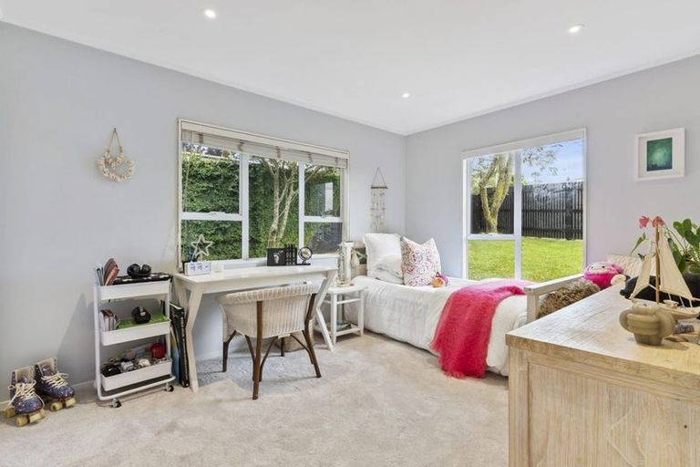 Photo of property in 6a Handley Avenue, Narrow Neck, Auckland, 0624